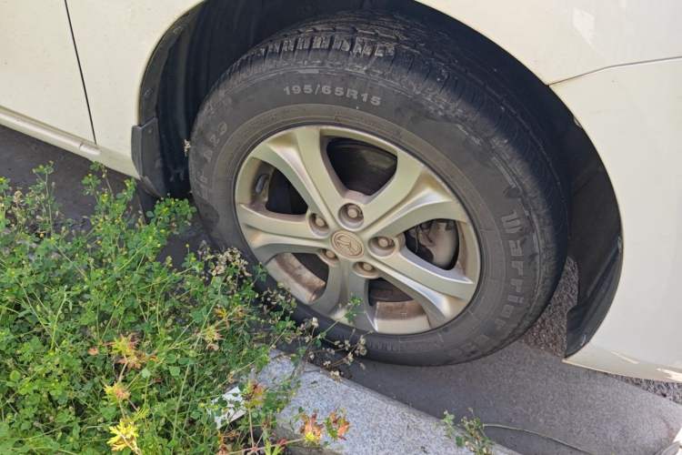 Used Mazda 3 2015 Sedan 1.6L Manual Comfort Model Right Front Wheel Hub