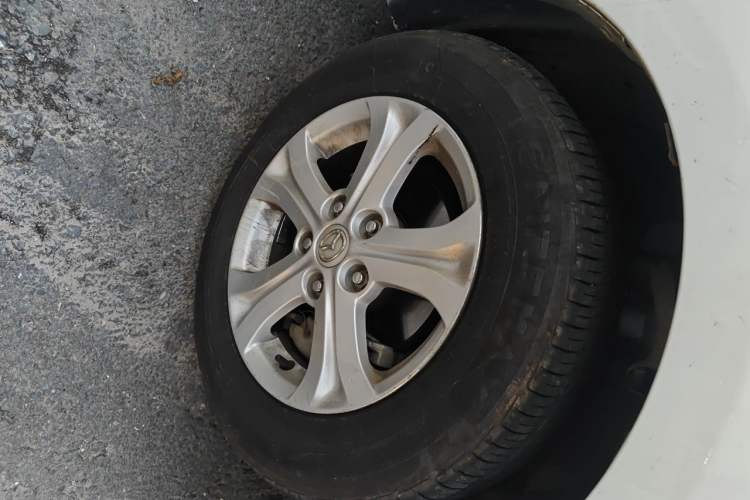 Used Mazda 3 2015 Sedan 1.6L Automatic Comfort Model Right Front Wheel Hub