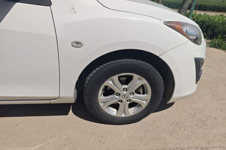 Used Mazda 3 2015 Sedan 1.6L Automatic Elite Model Right Front Wheel Hub