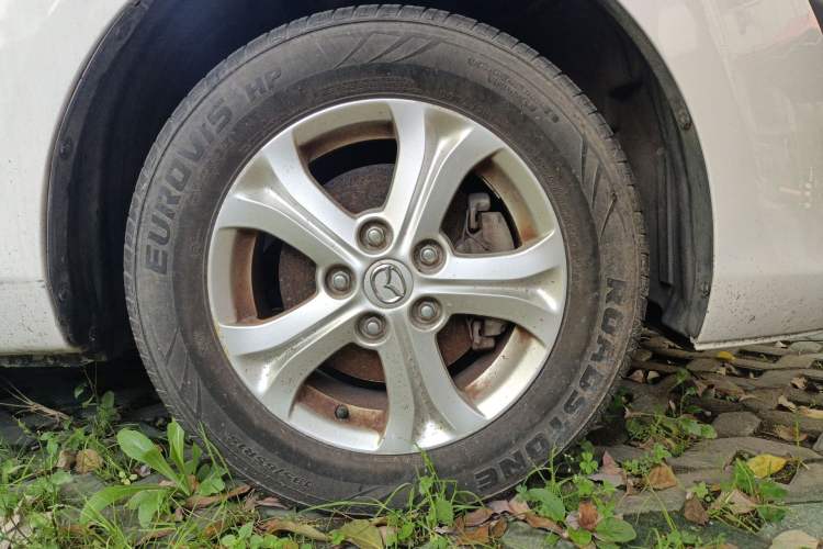 Used Mazda 3 2015 Sedan 1.6L Automatic Elite Model Right Front Wheel Hub