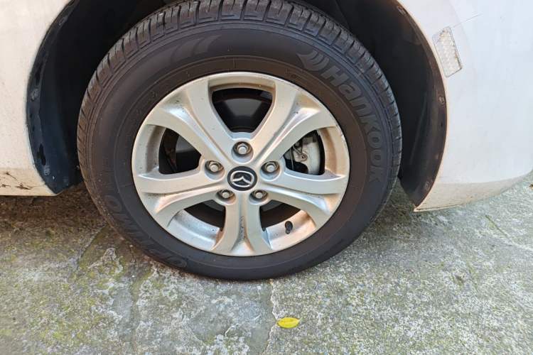 Used Mazda 3 2015 Sedan 1.6L Automatic Elite Model Right Front Wheel Hub