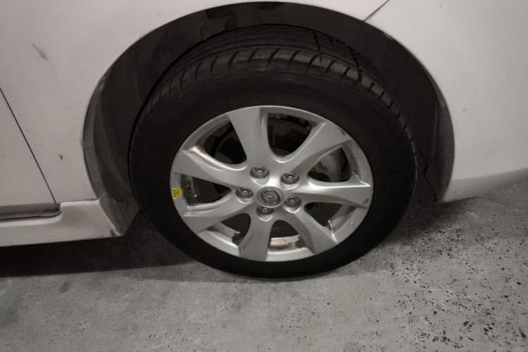 Used Mazda 3 2015 Hatchback 2.0L Automatic Sport Model Right Front Wheel Hub
