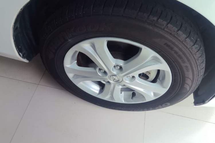 Used Mazda 3 2015 Sedan 1.6L Automatic Comfort Model Right Front Wheel Hub
