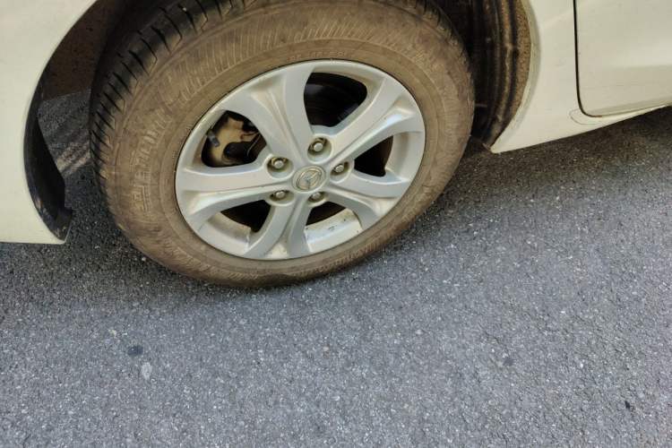 Used Mazda 3 2015 Sedan 1.6L Automatic Comfort Model Right Front Wheel Hub