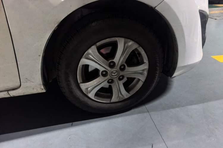 Used Mazda 3 2015 Sedan 1.6L Automatic Elite Model Right Front Wheel Hub