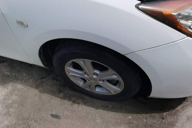 Used Mazda 3 2015 Sedan 1.6L Automatic Elite Model Right Front Wheel Hub