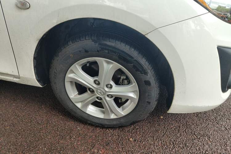 Used Mazda 3 2015 Sedan 1.6L Manual Comfort Model Right Front Wheel Hub