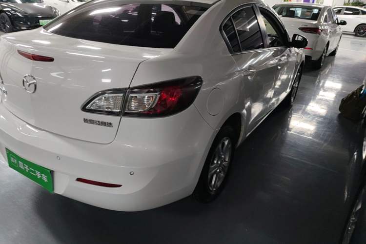 Used Mazda 3 2015 Sedan 1.6L Automatic Elite Model Right Rear Taillight