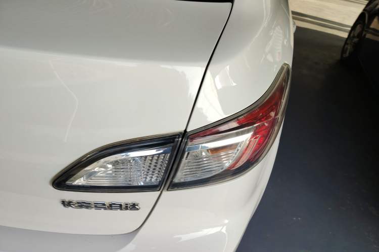 Used Mazda 3 2015 Sedan 1.6L Manual Comfort Model Right Rear Taillight