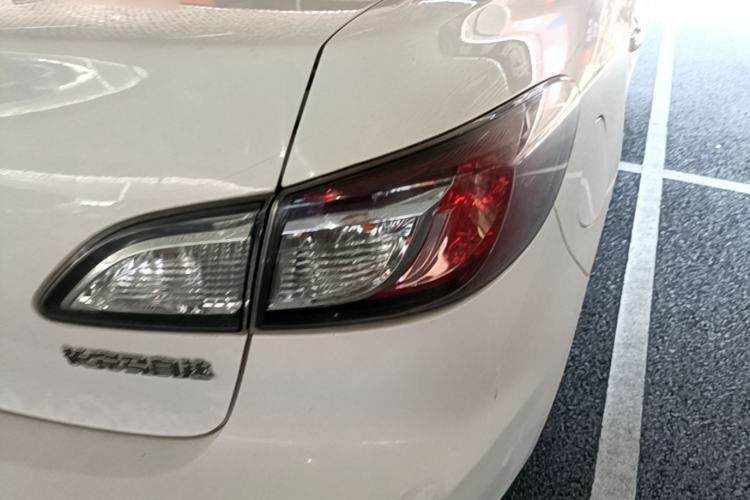 Used Mazda 3 2015 Sedan 1.6L Automatic Elite Model Right Rear Taillight