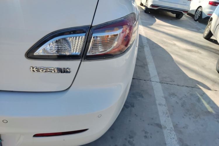 Used Mazda 3 2015 Sedan 1.6L Manual Comfort Model Right Rear Taillight