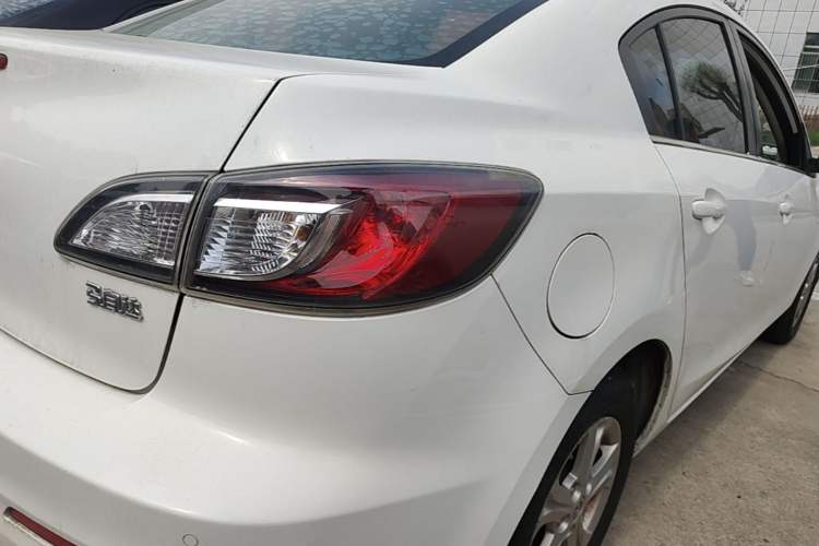 Used Mazda 3 2015 Sedan 1.6L Automatic Elite Model Right Rear Taillight