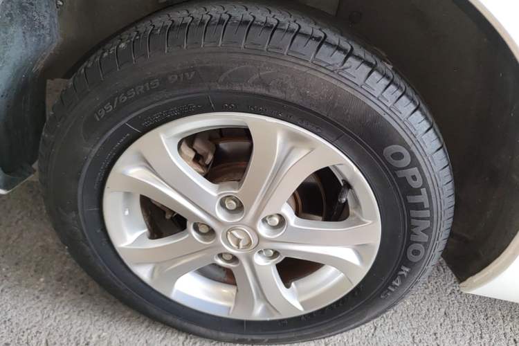 Used Mazda 3 2015 Sedan 1.6L Automatic Comfort Model Right Rear Wheel Hub