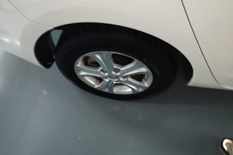 Used Mazda 3 2015 Sedan 1.6L Automatic Elite Model Right Rear Wheel Hub