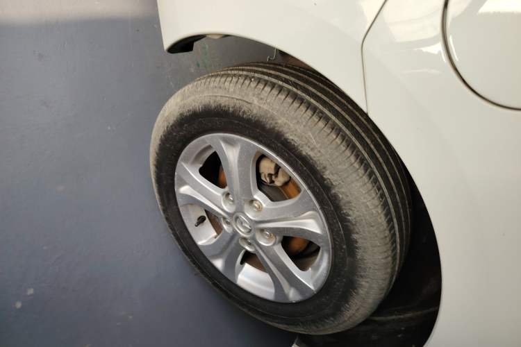 Used Mazda 3 2015 Sedan 1.6L Manual Comfort Model Right Rear Wheel Hub