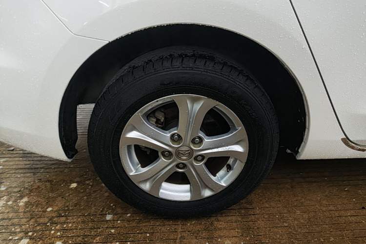 Used Mazda 3 2015 Sedan 1.6L Automatic Comfort Model Right Rear Wheel Hub