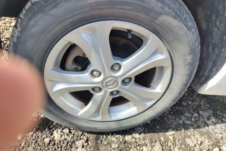 Used Mazda 3 2015 Sedan 1.6L Automatic Elite Model Right Rear Wheel Hub