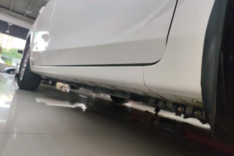 Used Mazda 3 2015 Sedan 1.6L Automatic Comfort Model Right Side Sill