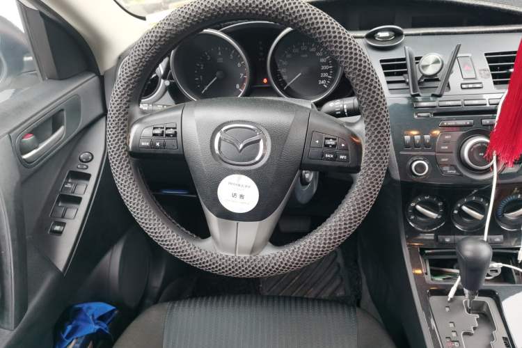 Used Mazda 3 2015 Sedan 1.6L Automatic Elite Model Steering Wheel