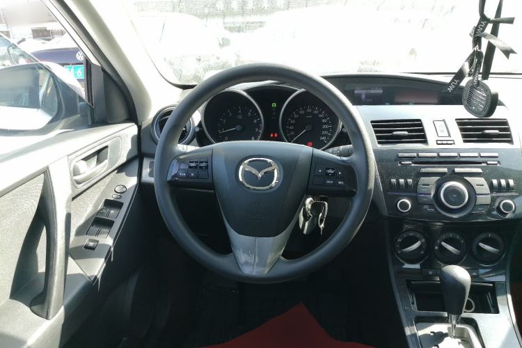 Used Mazda 3 2015 Sedan 1.6L Automatic Elite Model Steering Wheel
