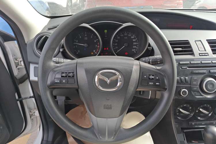Used Mazda 3 2015 Hatchback 1.6L Automatic Elite Model Steering Wheel