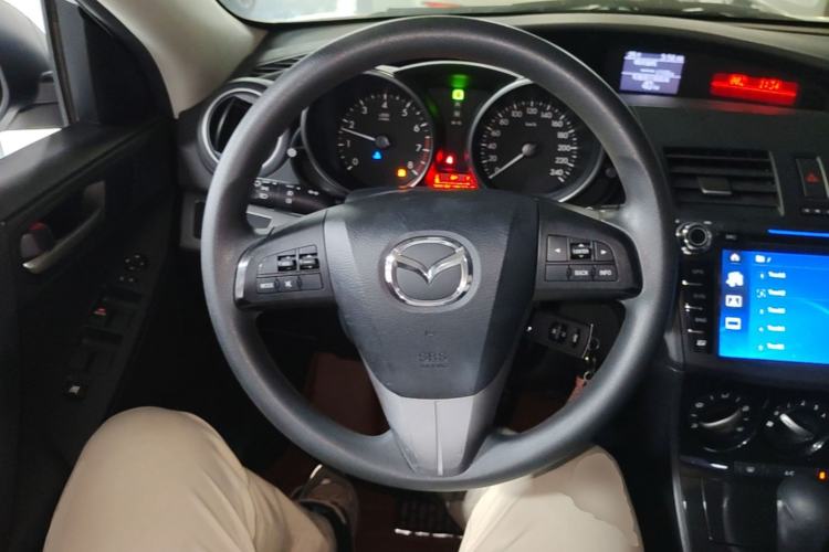 Used Mazda 3 2015 Sedan 1.6L Automatic Elite Model Steering Wheel