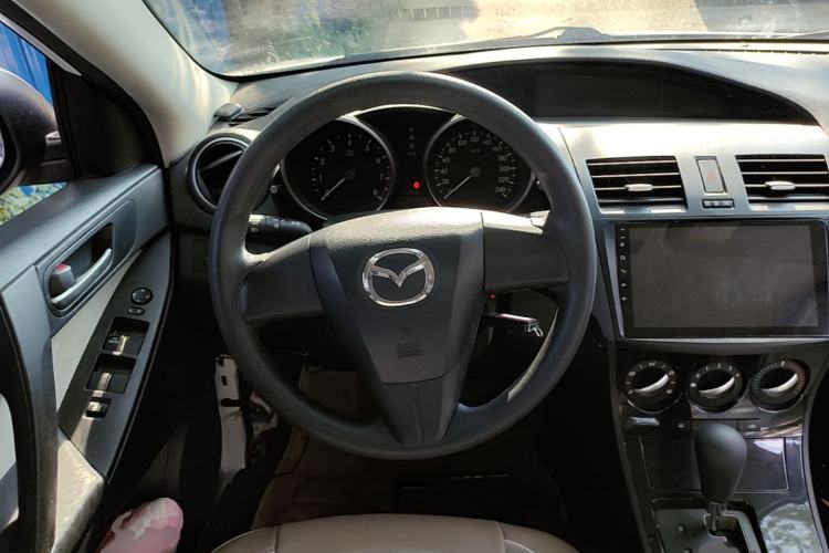 Used Mazda 3 2015 Sedan 1.6L Automatic Comfort Model Steering Wheel