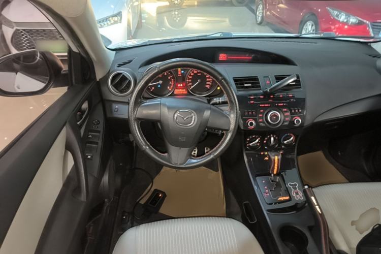 Used Mazda 3 2015 Sedan 1.6L Automatic Comfort Model Steering Wheel