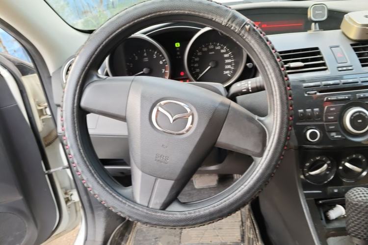 Used Mazda 3 2015 Sedan 1.6L Automatic Comfort Model Steering Wheel