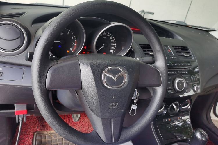Used Mazda 3 2015 Sedan 1.6L Manual Comfort Model Steering Wheel