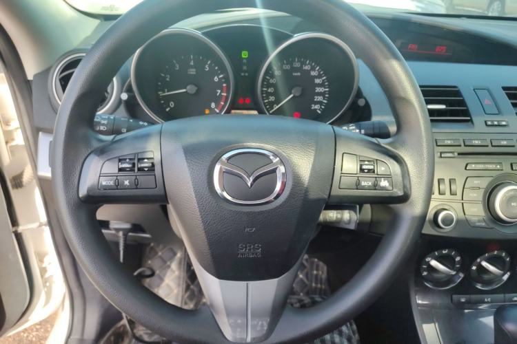 Used Mazda 3 2015 Sedan 1.6L Automatic Elite Model Steering Wheel