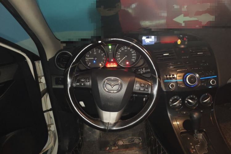 Used Mazda 3 2015 Sedan 1.6L Automatic Elite Model Steering Wheel