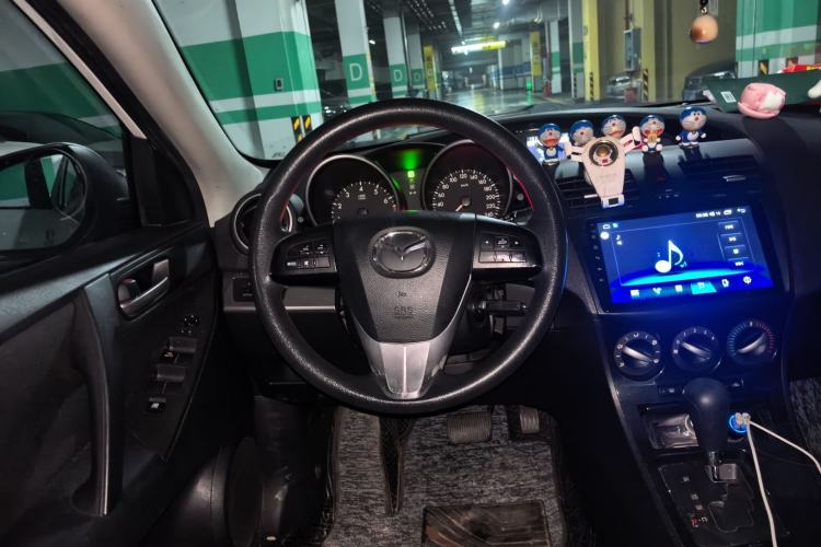 Used Mazda 3 2015 Sedan 1.6L Automatic Elite Model Steering Wheel