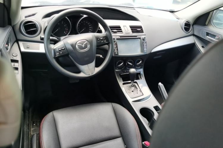 Used Mazda 3 2015 Sedan 1.6L Automatic Elite Model Steering Wheel