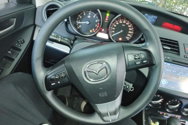 Used Mazda 3 2015 Sedan 1.6L Automatic Elite Model Steering Wheel