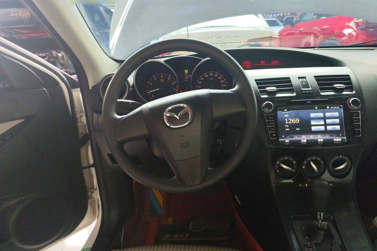 Used Mazda 3 2015 Sedan 1.6L Automatic Comfort Model Steering Wheel