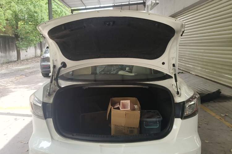 Used Mazda 3 2015 Sedan 1.6L Automatic Comfort Model Trunk