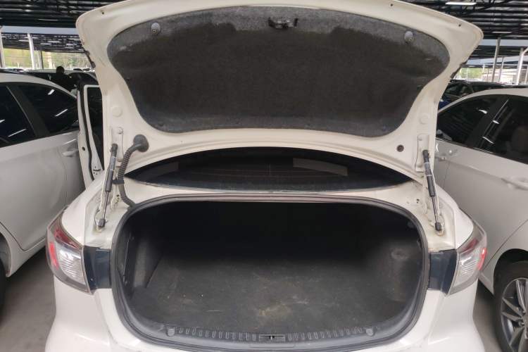 Used Mazda 3 2015 Sedan 1.6L Automatic Elite Model Trunk