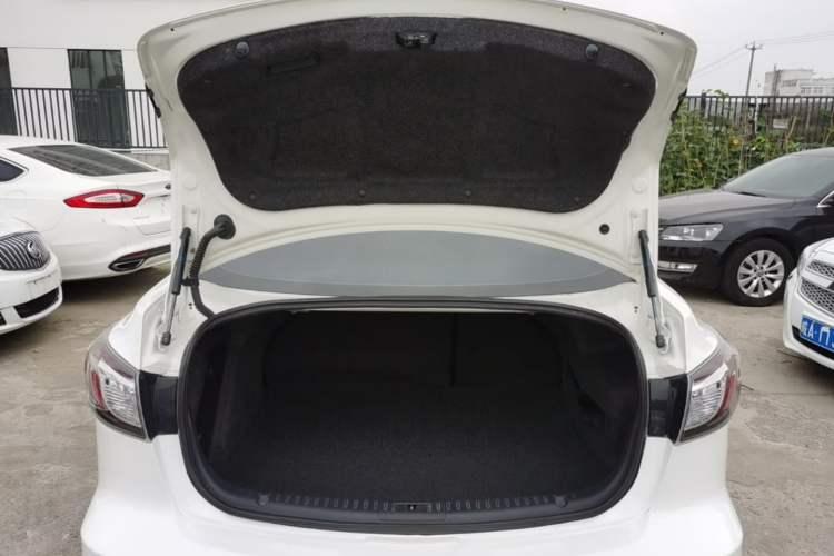 Used Mazda 3 2015 Sedan 1.6L Automatic Comfort Model Trunk