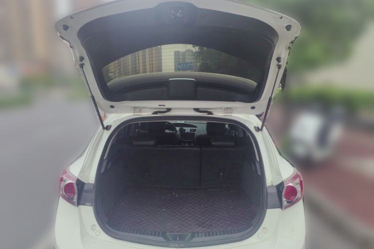 Used Mazda 3 2015 Hatchback 1.6L Automatic Elite Model Trunk