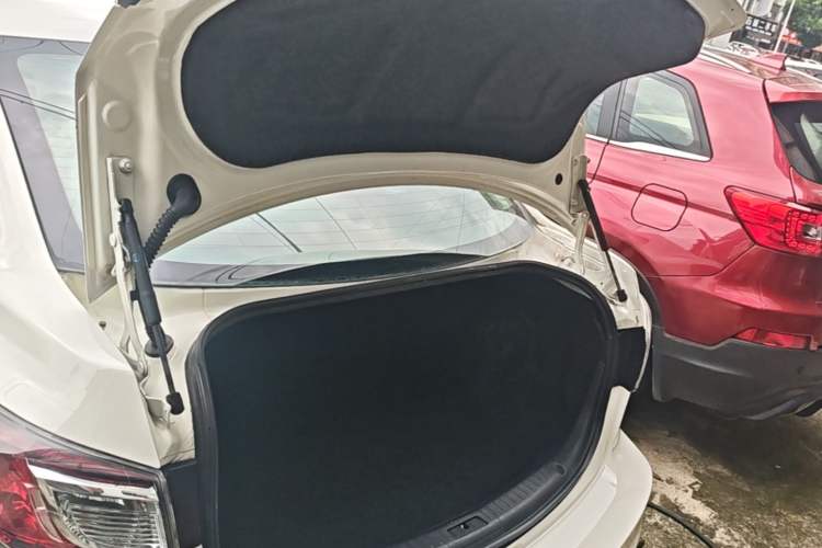 Used Mazda 3 2015 Sedan 1.6L Automatic Comfort Model Trunk