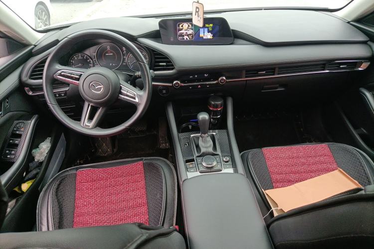 Used Mazda 3 Axela 2021 2.0L Automatic ZhiXuan Edition Center Console