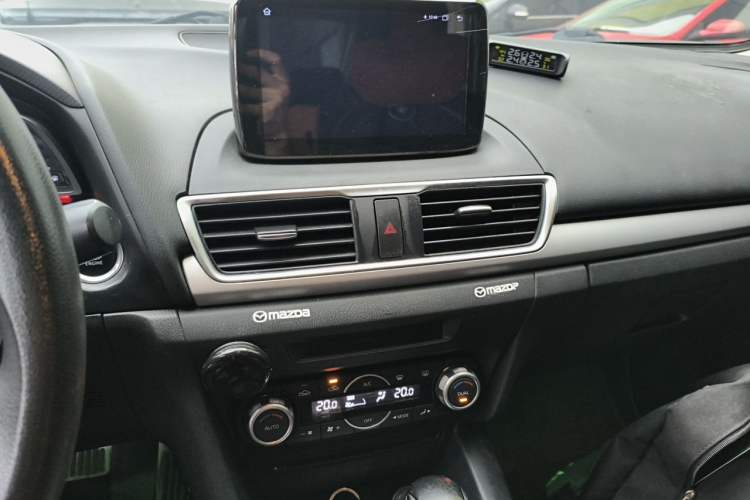 Used Mazda 3 Axela 2014 Sedan 1.5L Automatic Luxury Model Audio And AC Panel