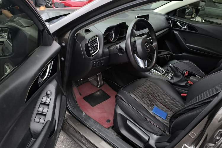 Used Mazda 3 Axela 2014 Sedan 1.5L Automatic Luxury Model Driver Seat