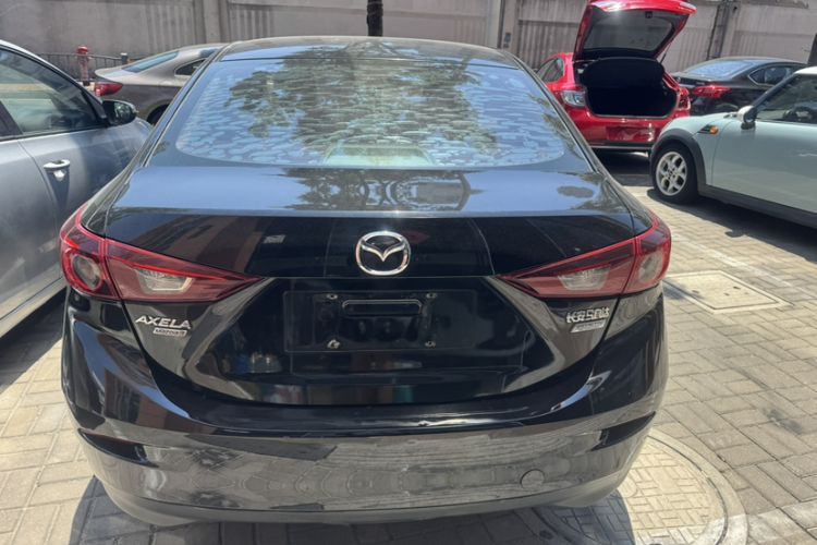 Used Mazda 3 Axela 2014 Sedan 1.5L Manual Comfort Model Exterior 4