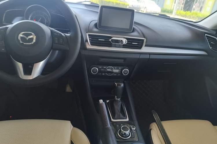 Used Mazda 3 Axela 2014 Sedan 2.0L Automatic Flagship Model Audio And AC Panel