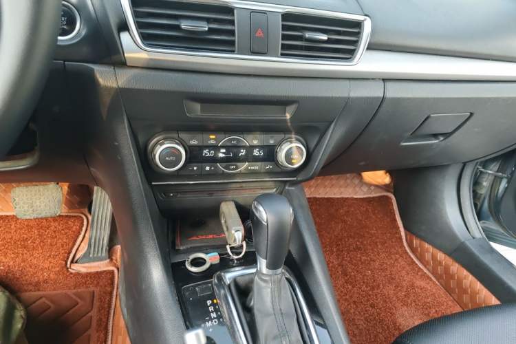 Used Mazda 3 Axela 2014 Sedan 1.5L Automatic Luxury Model Audio And AC Panel