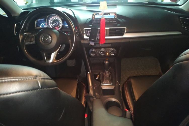 Used Mazda 3 Axela 2014 Sedan 1.5L Automatic Comfort Model Center Console