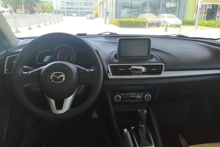 Used Mazda 3 Axela 2014 Sedan 2.0L Automatic Flagship Model Center Console