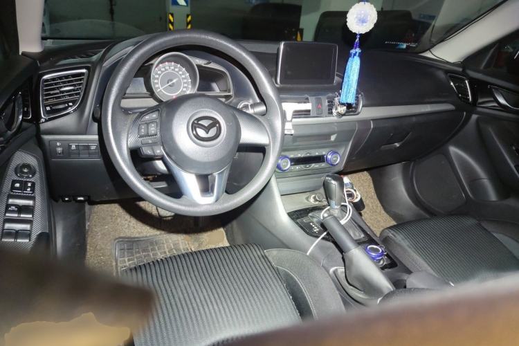 Used Mazda 3 Axela 2014 Sedan 1.5L Automatic Luxury Model Center Console